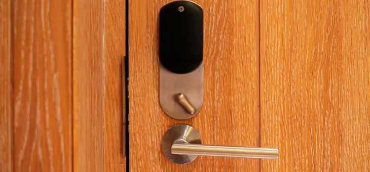 Automatic Locking Door Knob Paso Robles